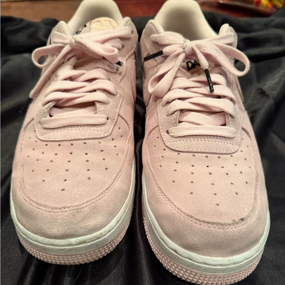 Men's Nike Air Have a Nike Day Low-Top Suede Lace-Up Sneakers - Light Pink